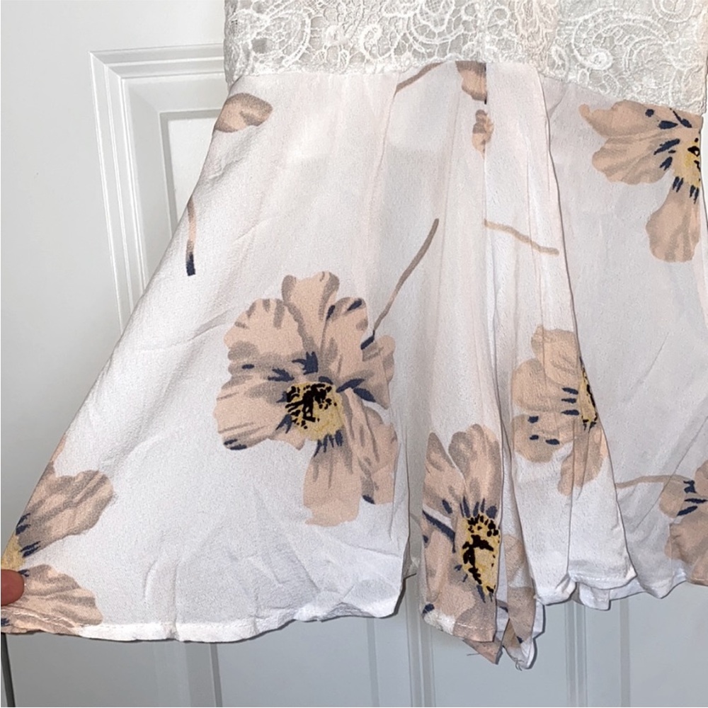 Floral Crochet Romper in Pink & White Brand New - Picture 8 of 13